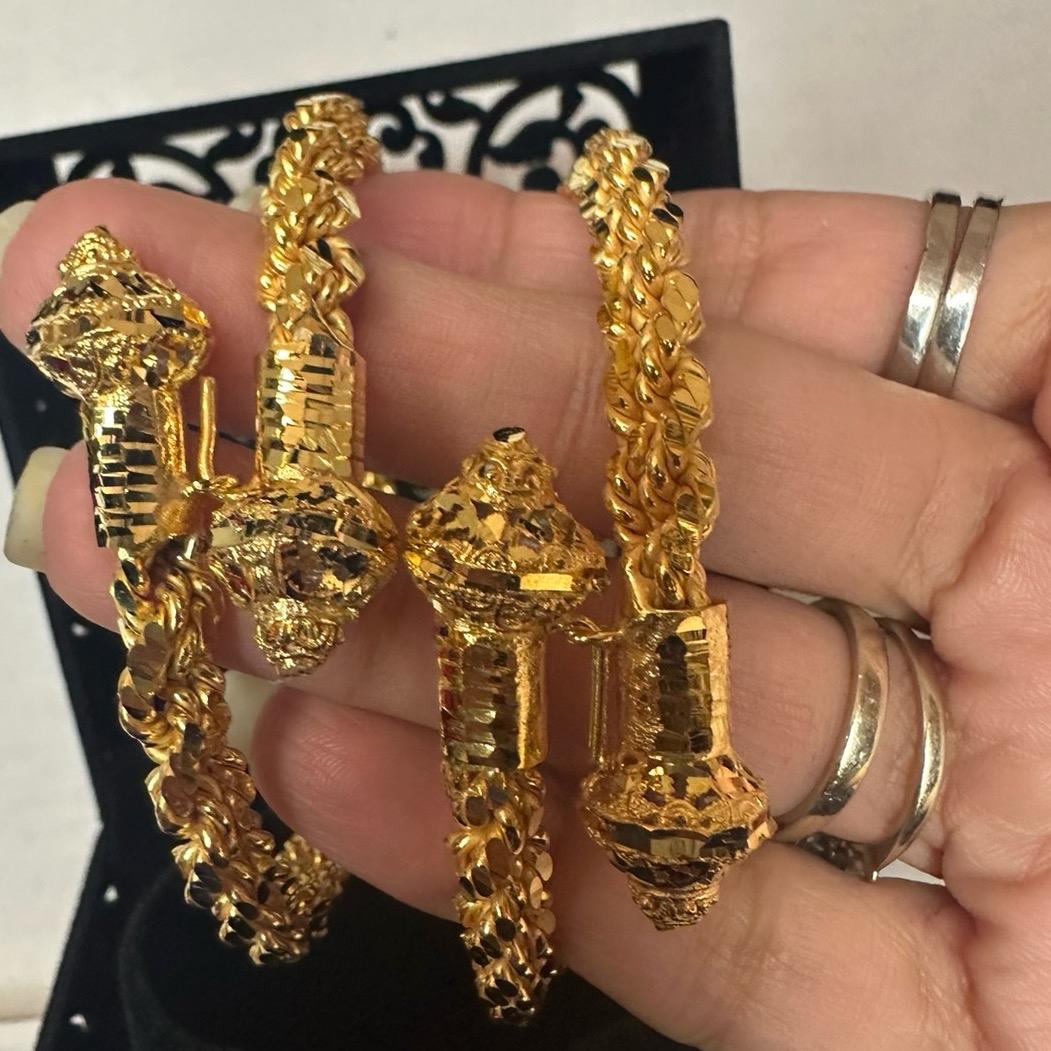 Gold-Plated Twisted Openable Kara