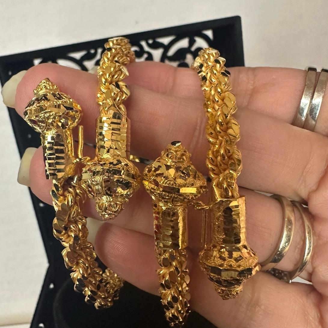 Gold-Plated Twisted Openable Kara