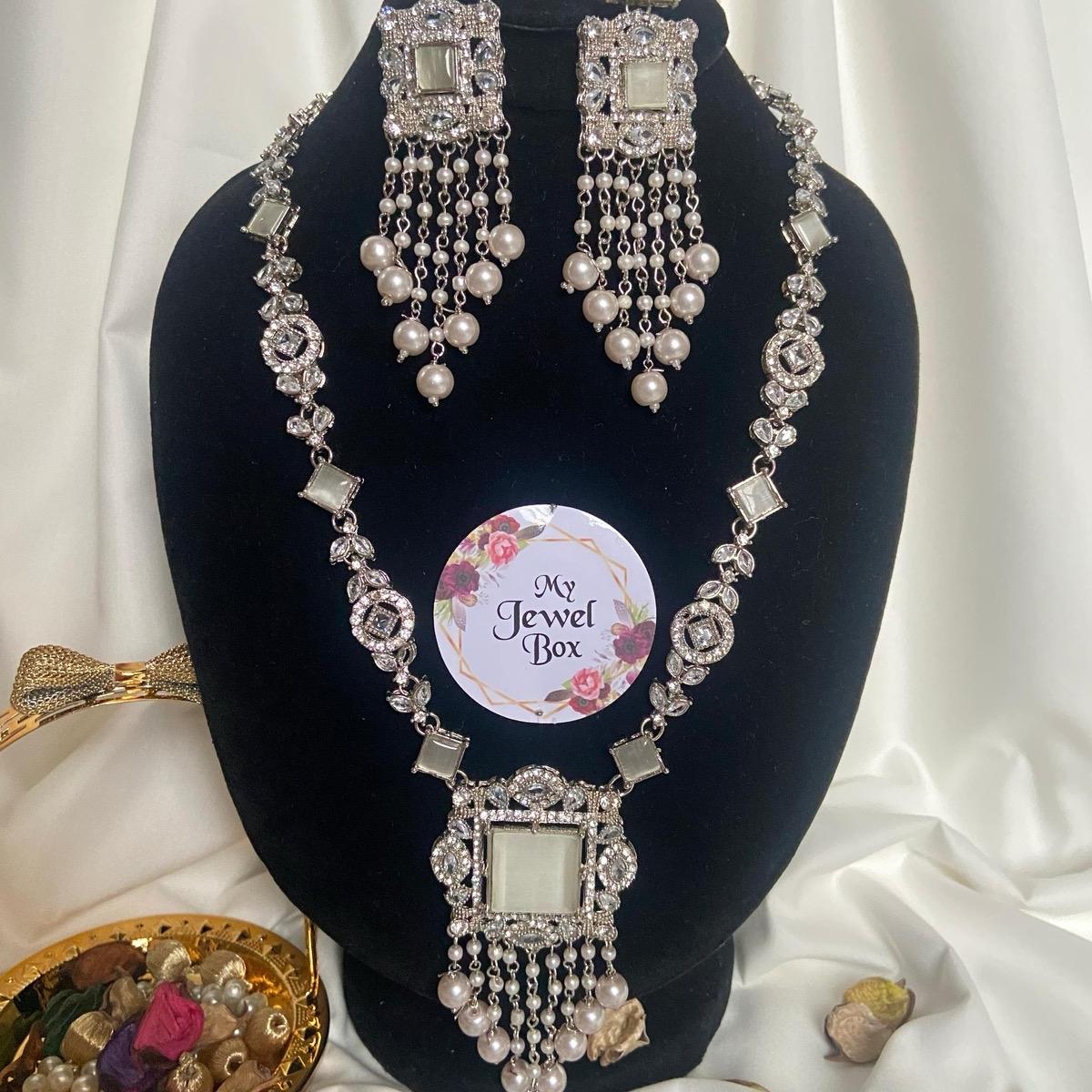 NAINA Egyptian long mala set with earring