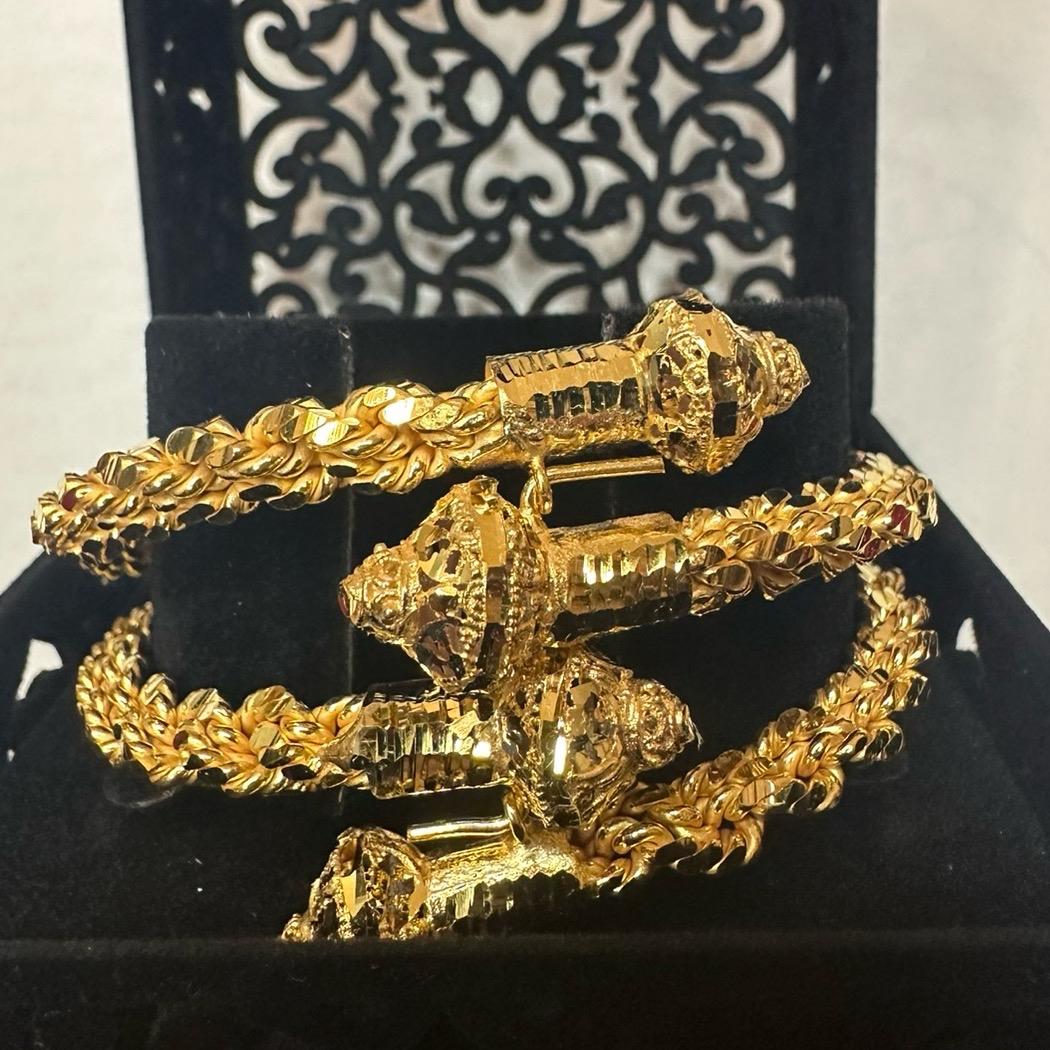 Gold-Plated Twisted Openable Kara