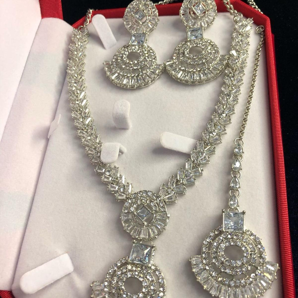 Zircon stylish necklace set with earnings Female Birthday Anniversary Engagement