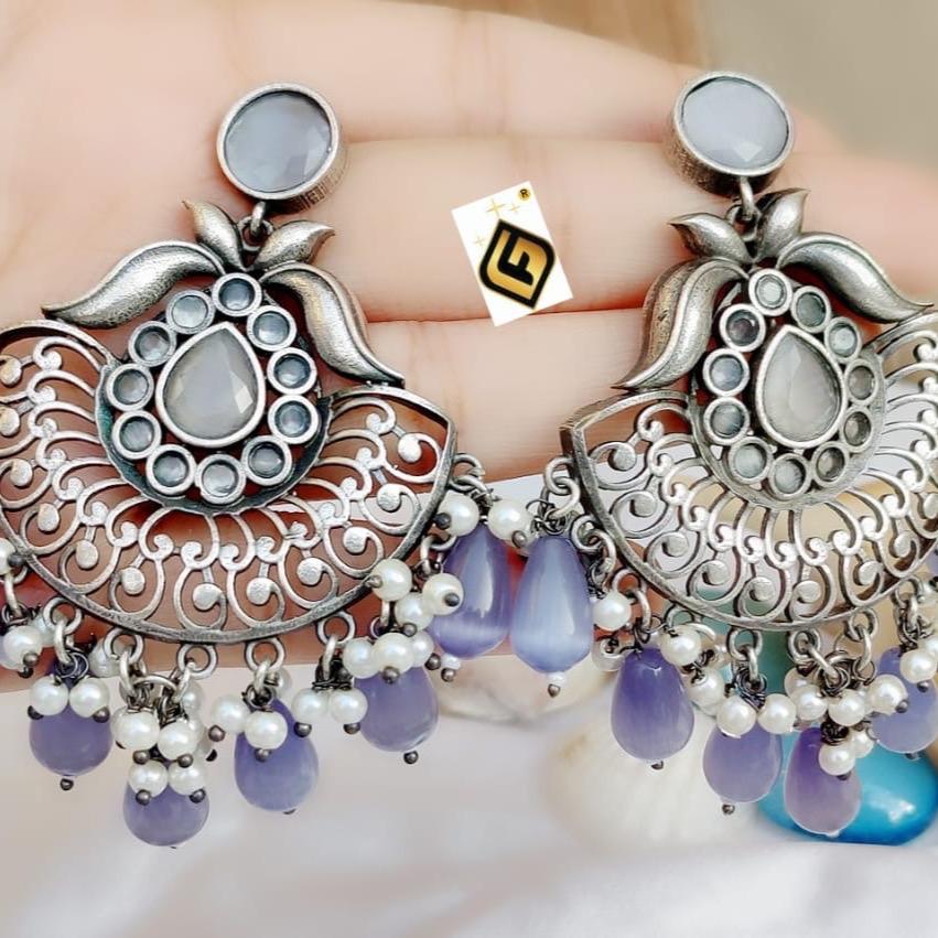 Flower oxidised earring