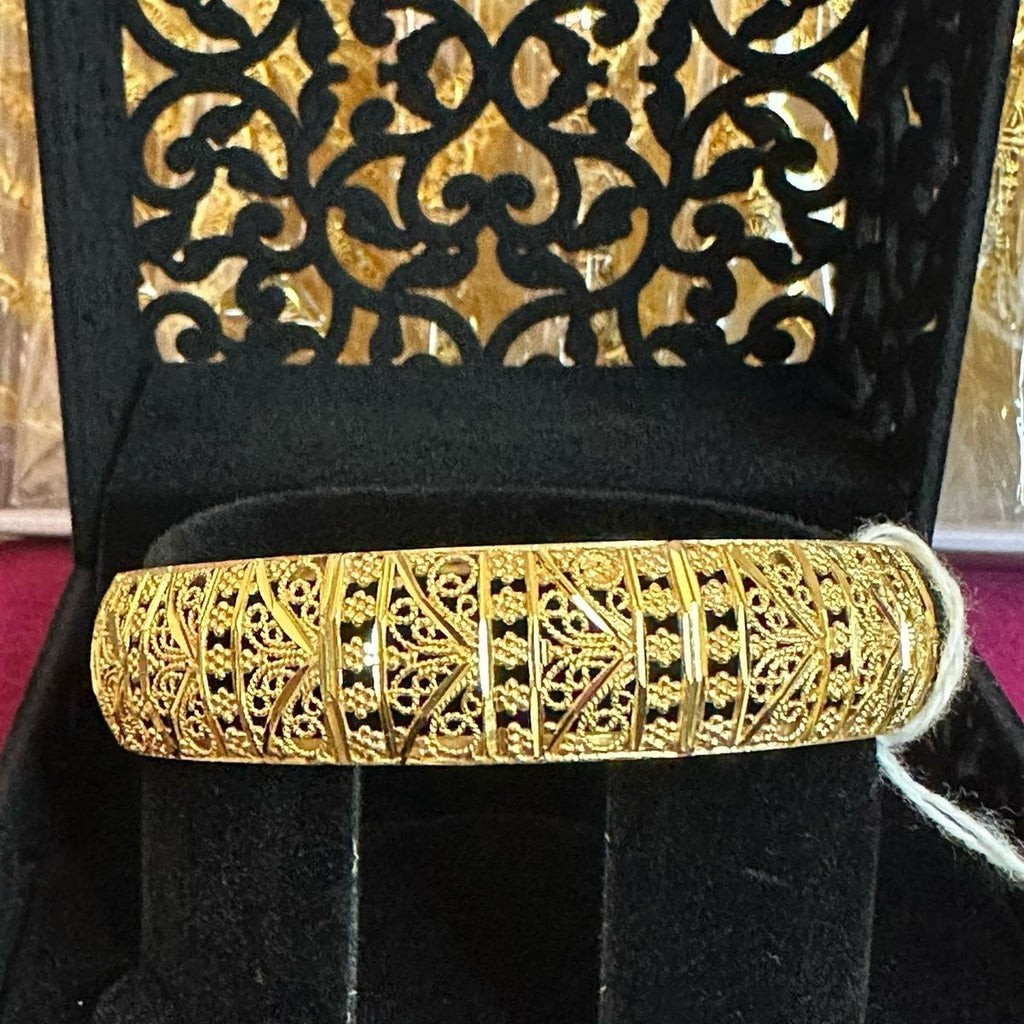 NaZisH ‘s  Gold Look like  exclusive Gold plated Range kangan without box - My Jewel Box