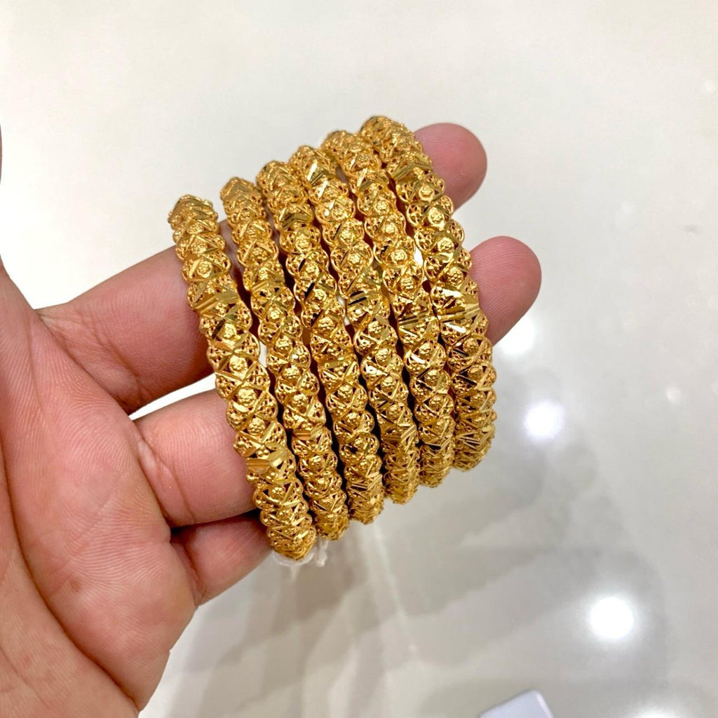 NaZisH ‘s real gold look orignal  Gold plated Range bangles with box