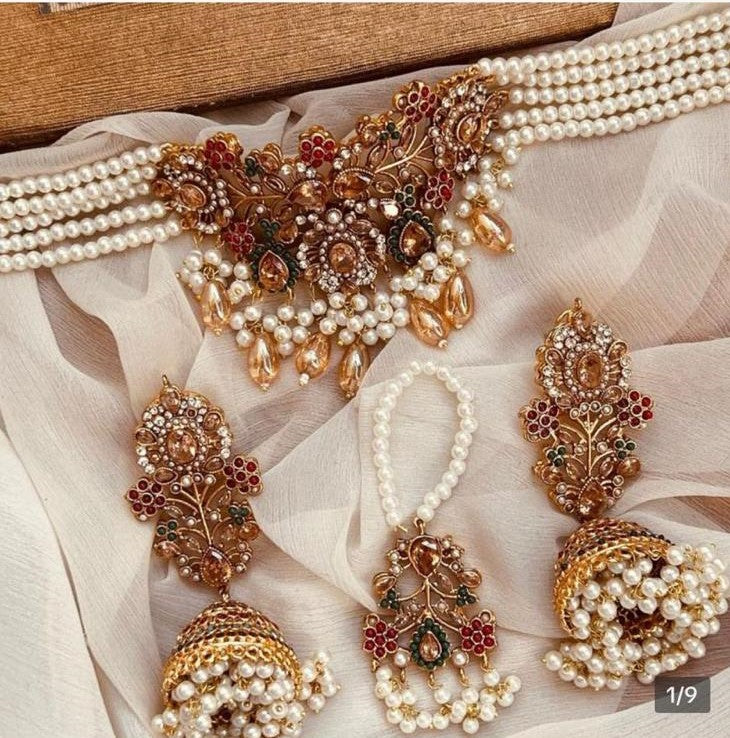 Paras Choker Set