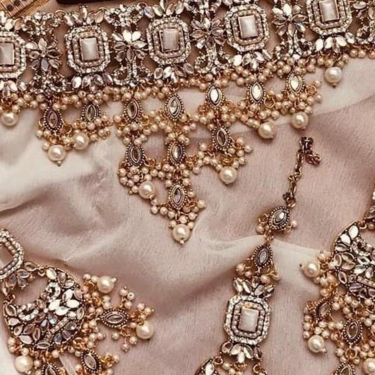 ABEEHA Kundan Bridal/Party Wear Choker Set with Tekka Earring - Red Golden