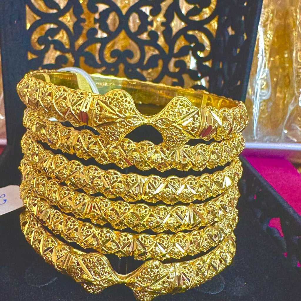 NaZisH ‘s real gold look orignal  Gold plated Range bangles with box