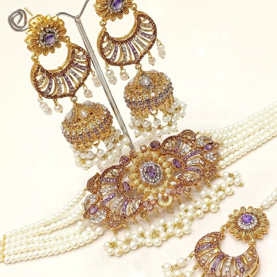 GULNAR Choker set with earring tekka
