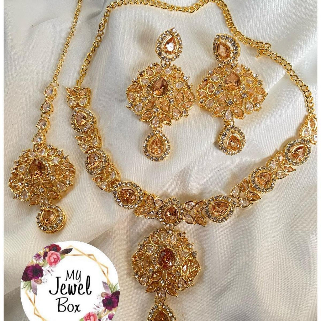 ARWAH Egyptain necklace set with earring teeka