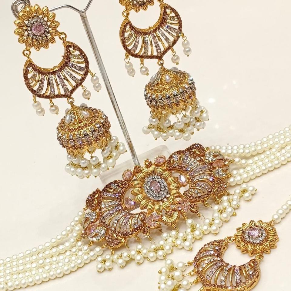GULNAR Choker set with earring tekka