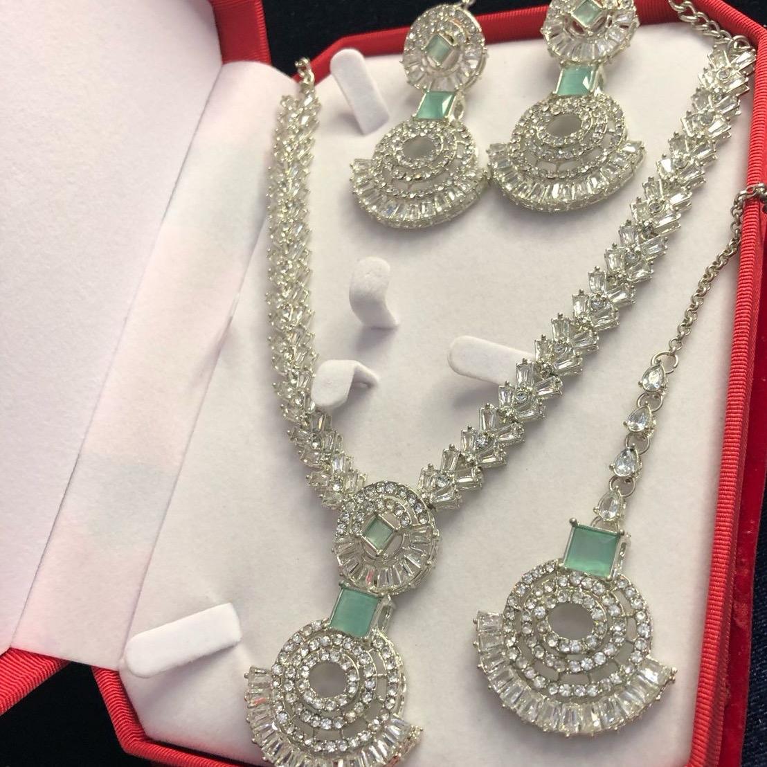 Zircon stylish necklace set with earnings Female Birthday Anniversary Engagement