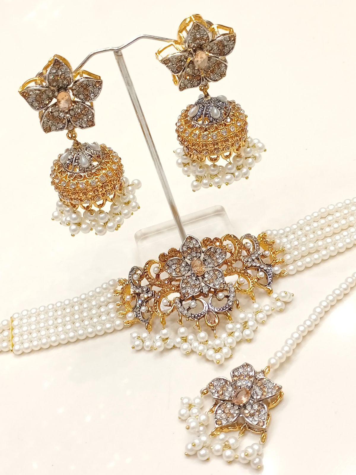 Amaya Choker Set