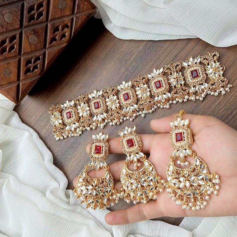 Collar style Choker set with earing tikka