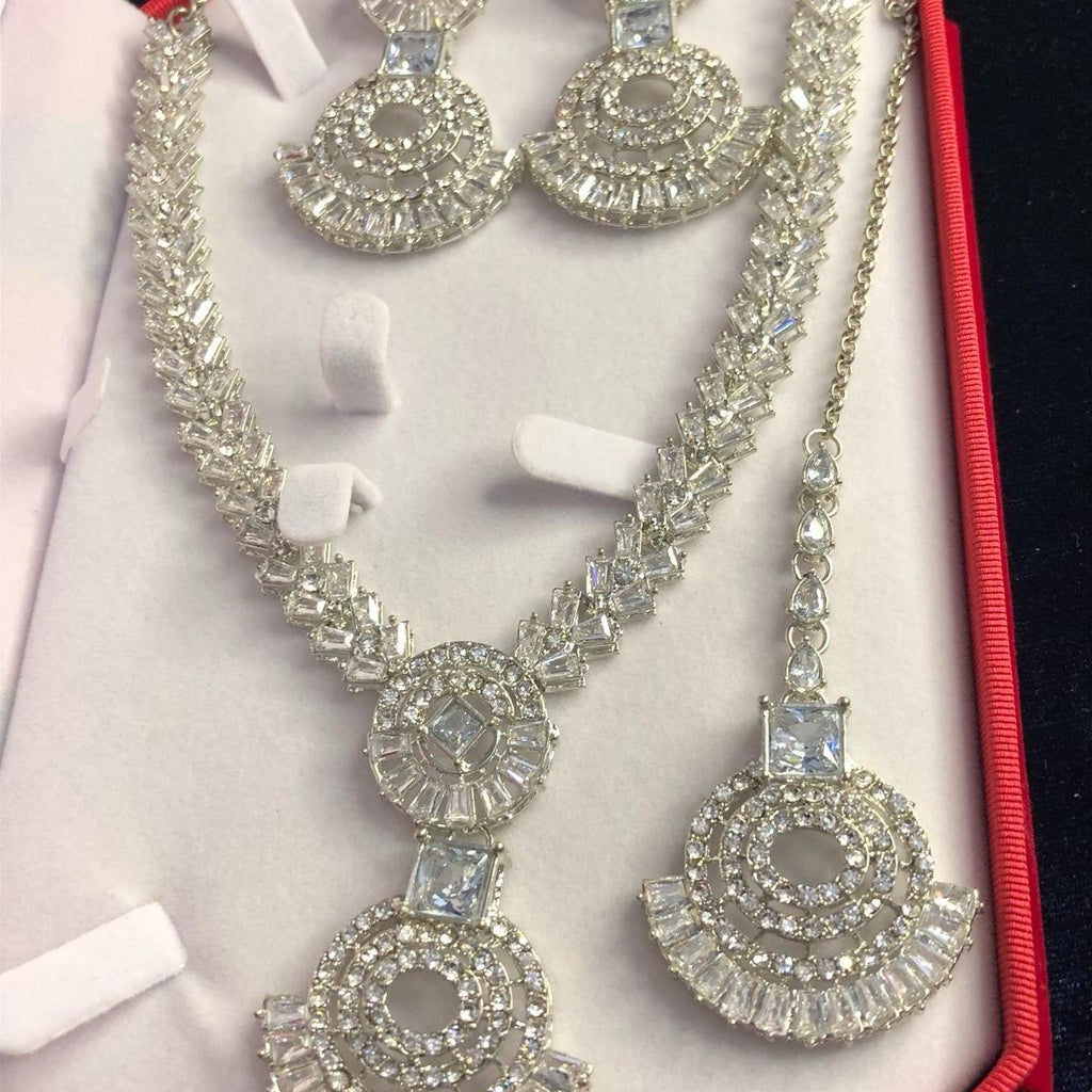 Zircon stylish necklace set with earnings Female Birthday Anniversary Engagement