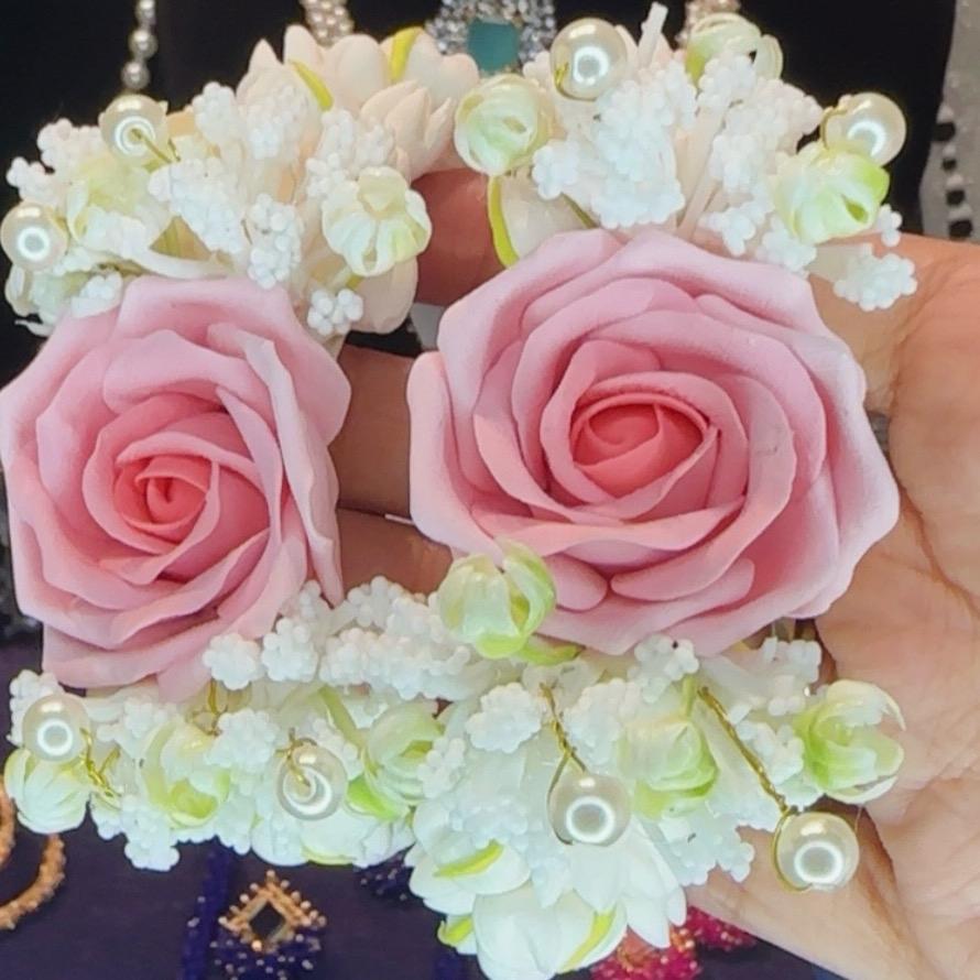 Floral faux floral rose  gajre bracelet