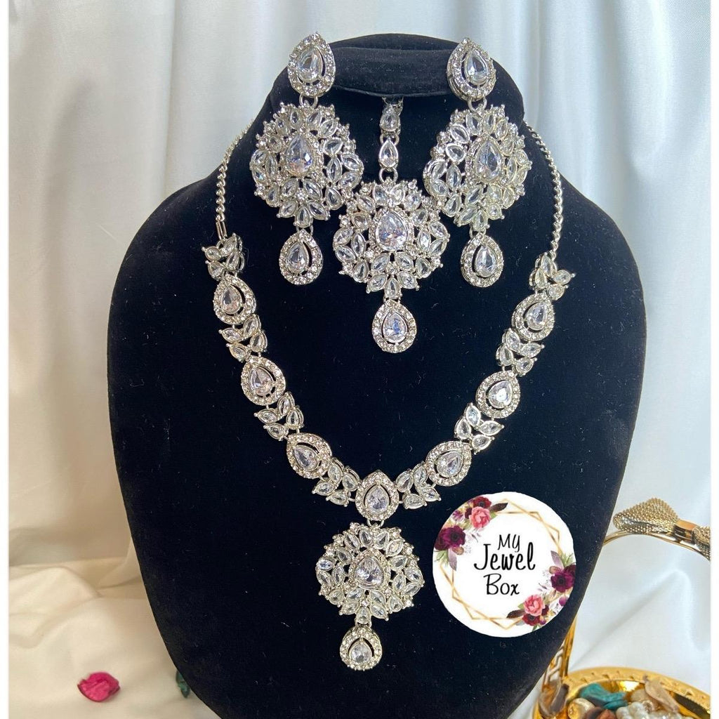 ARWAH Egyptain necklace set with earring teeka