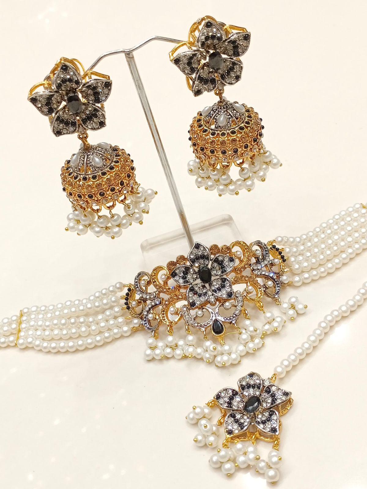 Amaya Choker Set