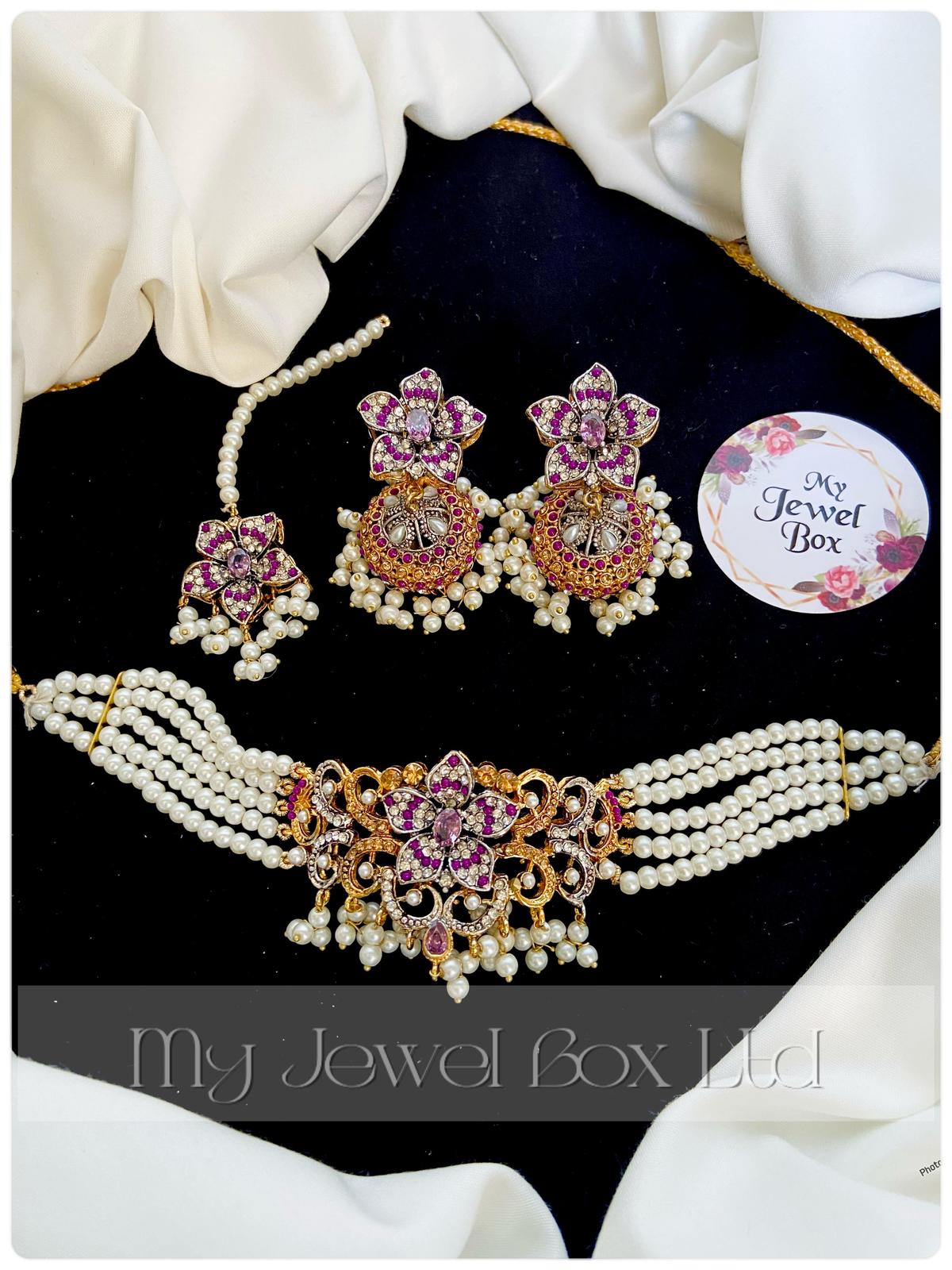 Amaya Choker Set